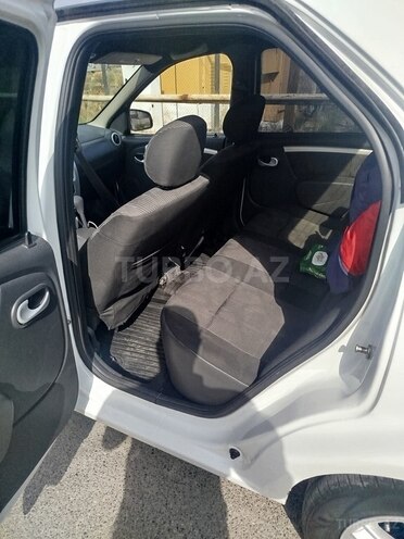 Renault Logan-7