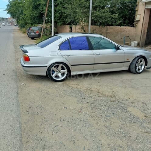 BMW 528-5