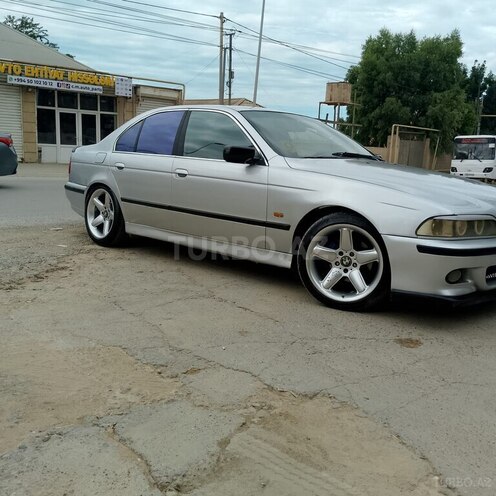 BMW 528-4