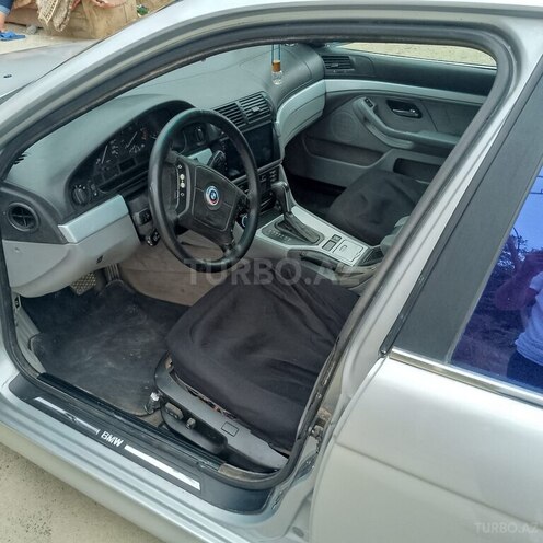 BMW 528-8