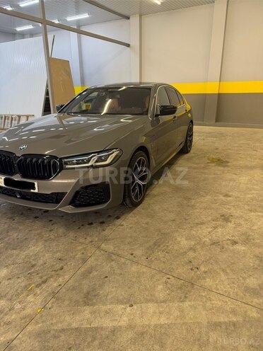 BMW 530e-2
