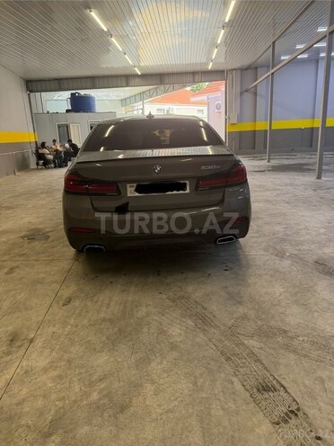 BMW 530e-4