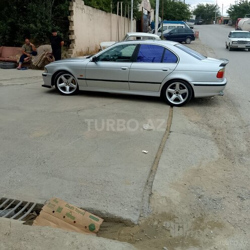 BMW 528-7