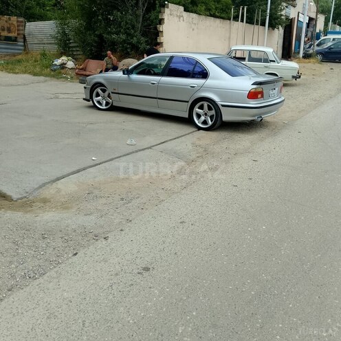 BMW 528-6