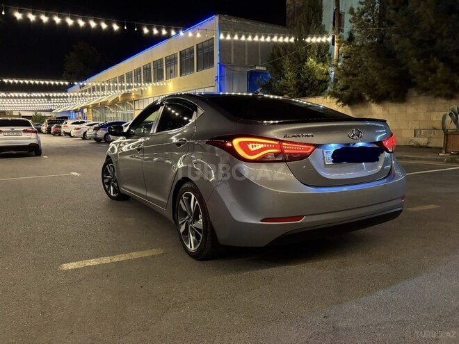 Hyundai Elantra-5
