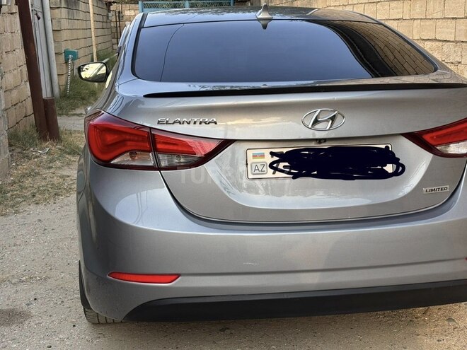 Hyundai Elantra-9
