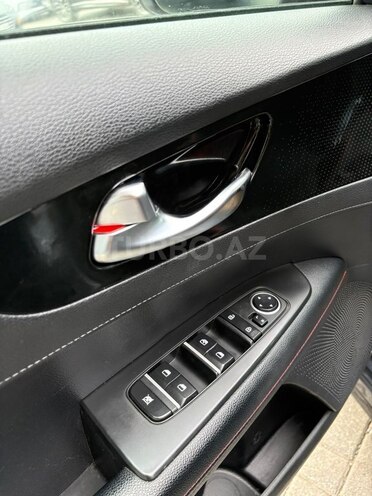 Kia Forte-14