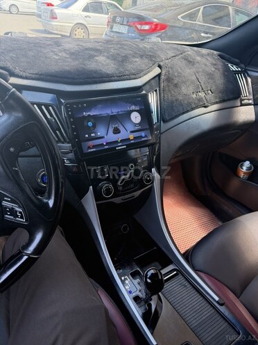 Hyundai Sonata-4