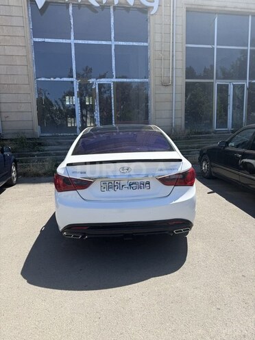 Hyundai Sonata-2