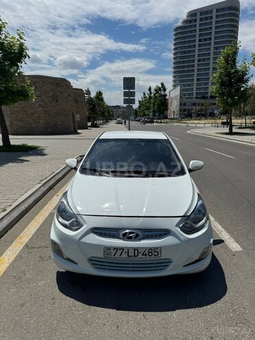 Hyundai Accent-1