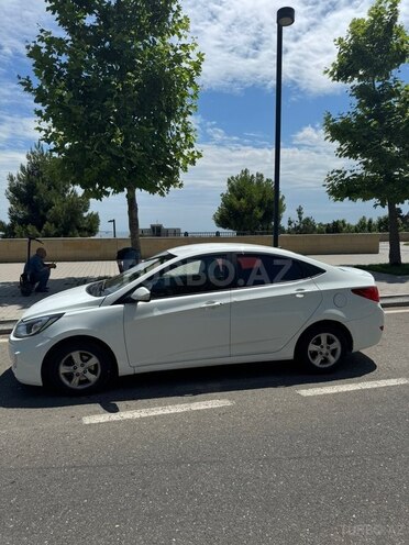 Hyundai Accent-2