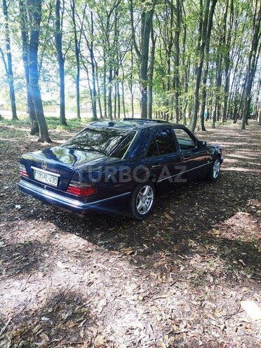 Mercedes 230 E-7