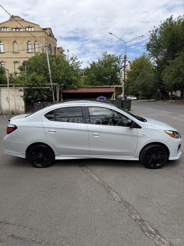 Mitsubishi Mirage-4