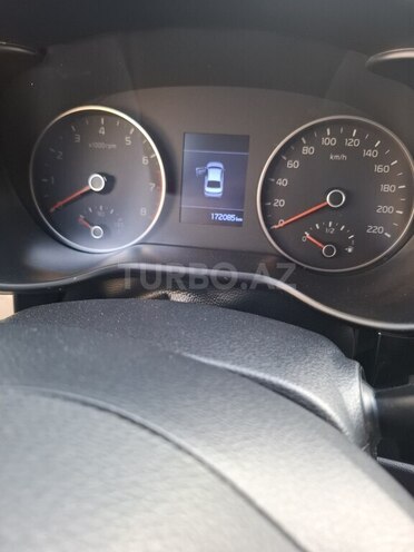 Kia Rio-5