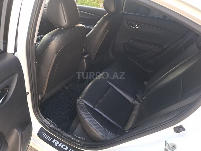 Kia Rio-8