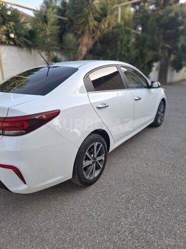 Kia Rio-10