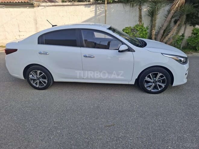Kia Rio-11