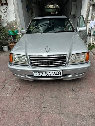 Mercedes C 230-1