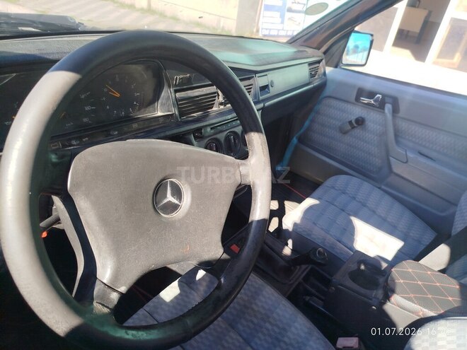 Mercedes 190-8