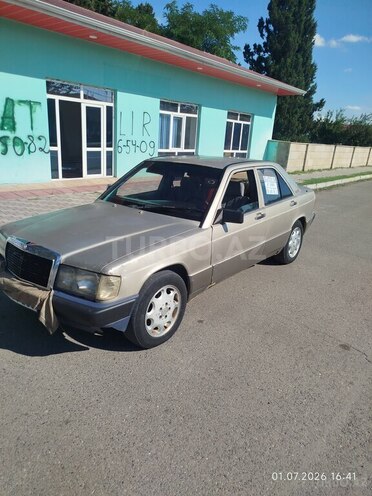 Mercedes 190-10