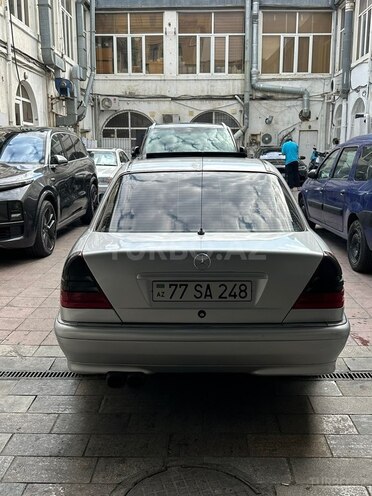 Mercedes C 230-11