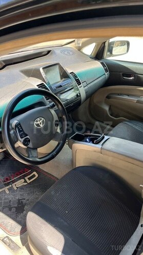 Toyota Prius-4