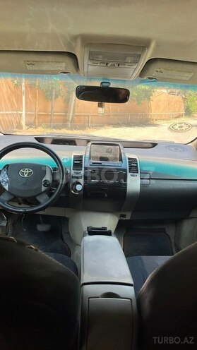 Toyota Prius-3