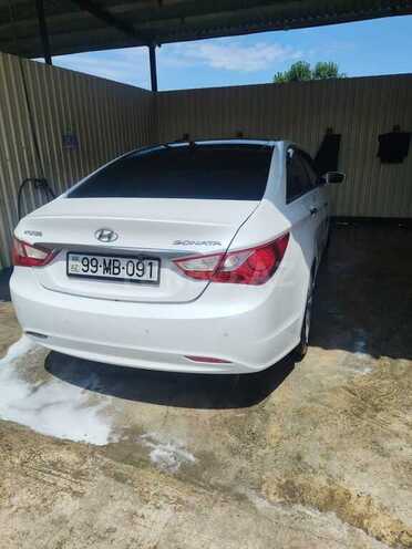 Hyundai Sonata-2