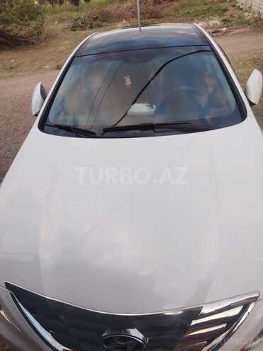 Hyundai Sonata-4