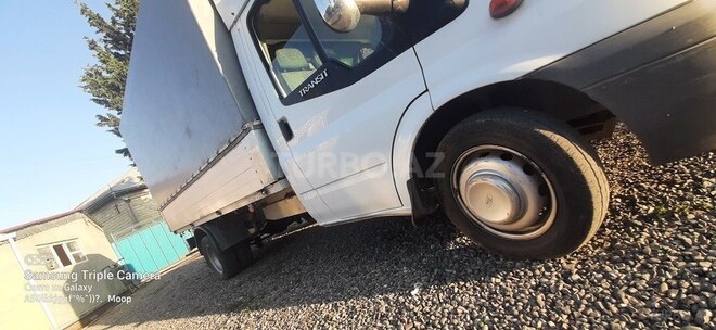 Ford Transit-4