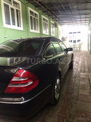 Mercedes E 320-5