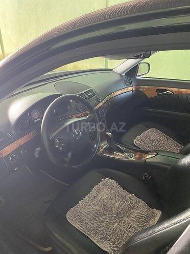 Mercedes E 320-6