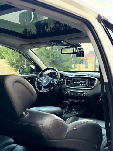 Kia Sorento-9