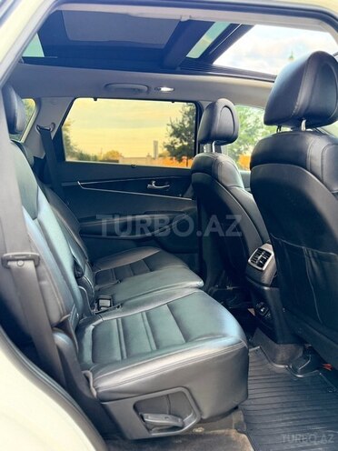 Kia Sorento-13