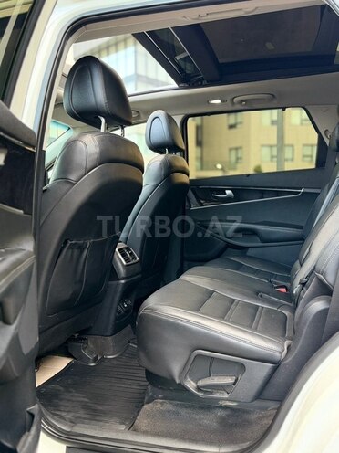 Kia Sorento-12