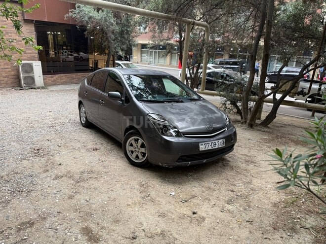 Toyota Prius-4