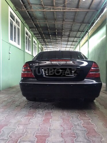 Mercedes E 320-18