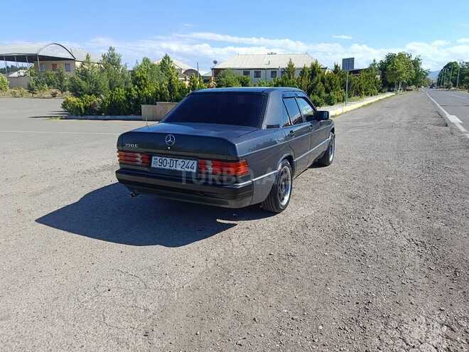 Mercedes 190-9