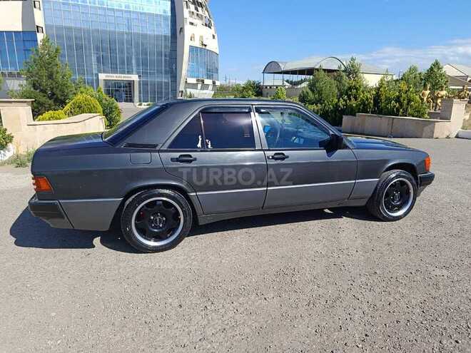 Mercedes 190-8