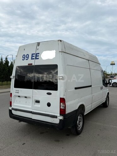 Ford Transit-5