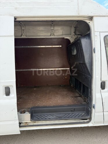 Ford Transit-15