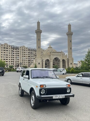 LADA (VAZ) Niva-12