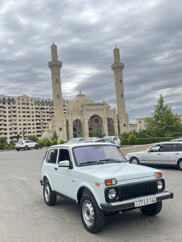 LADA (VAZ) Niva-11