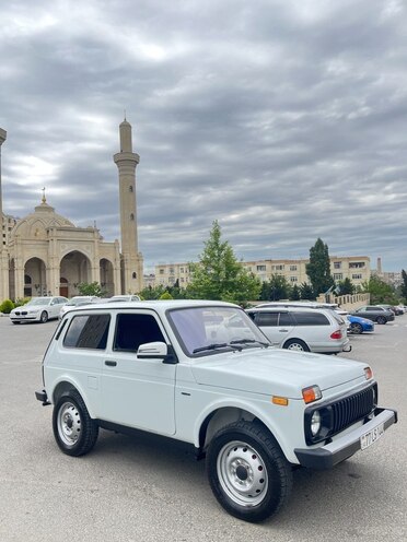 LADA (VAZ) Niva-15