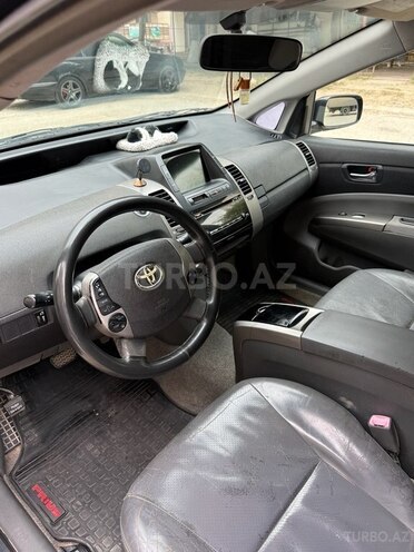 Toyota Prius-9
