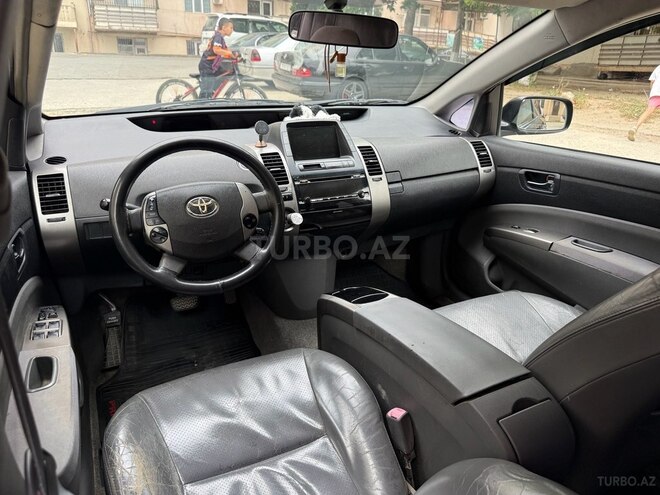 Toyota Prius-10