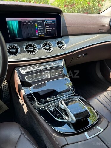 Mercedes CLS 300-12