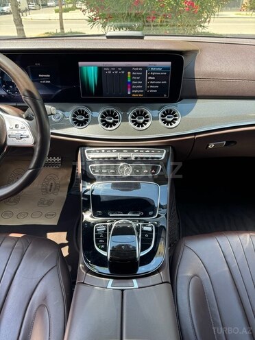 Mercedes CLS 300-13