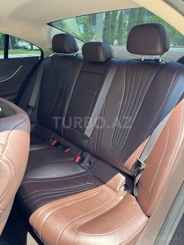 Mercedes CLS 300-16
