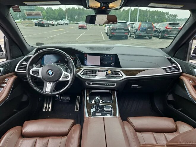 BMW X7-6